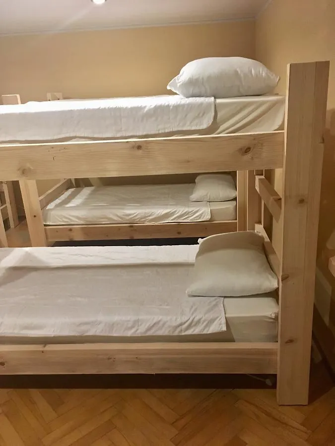 באטומי Moonlight Hostel & Rooms